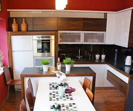 Mostowa Apartment *