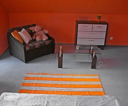 Mostowa Apartment *